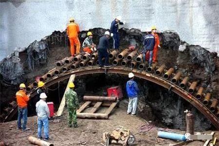 莱西隧道钢花管支护案例